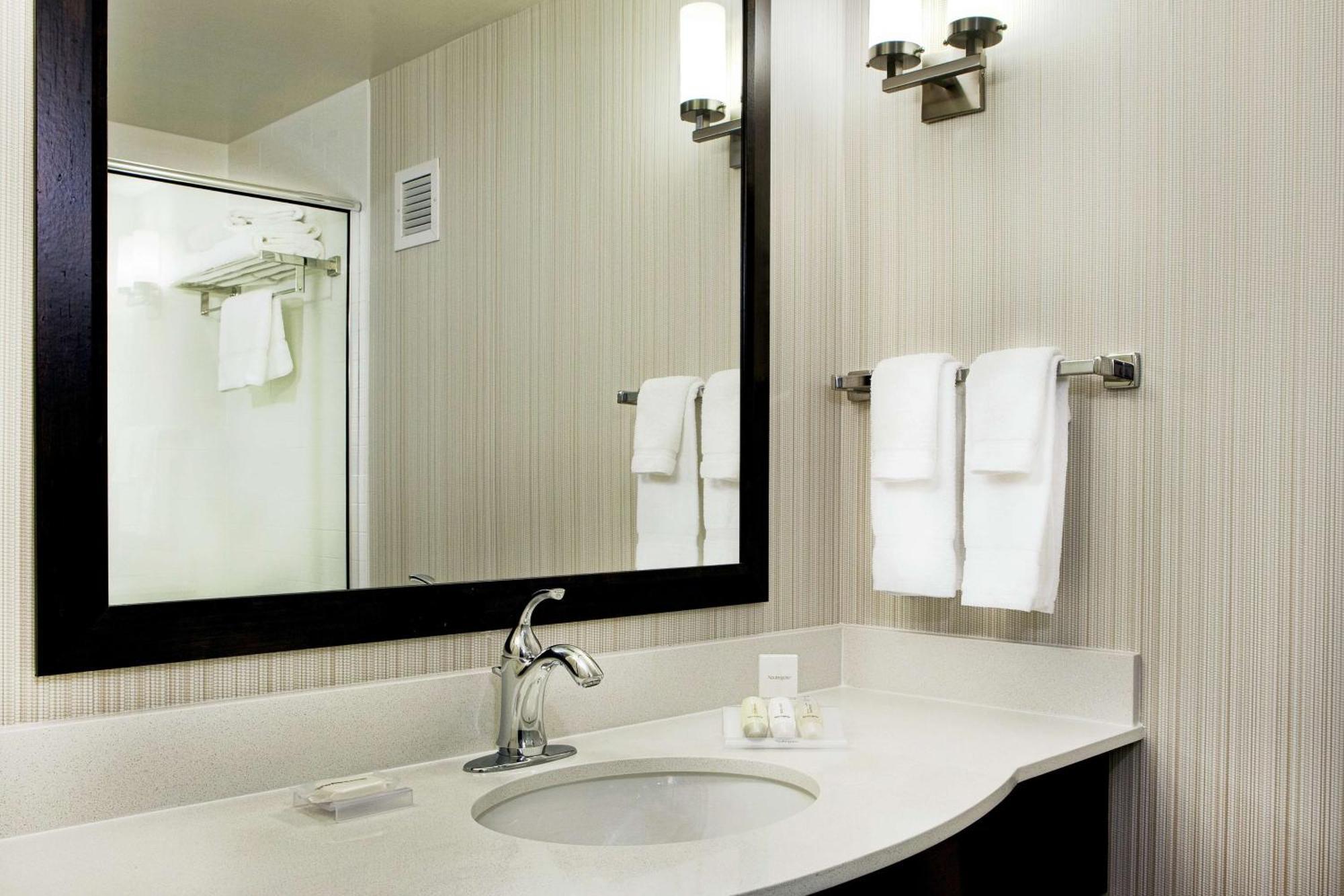 Hilton Garden Inn Portland Airport מראה חיצוני תמונה
