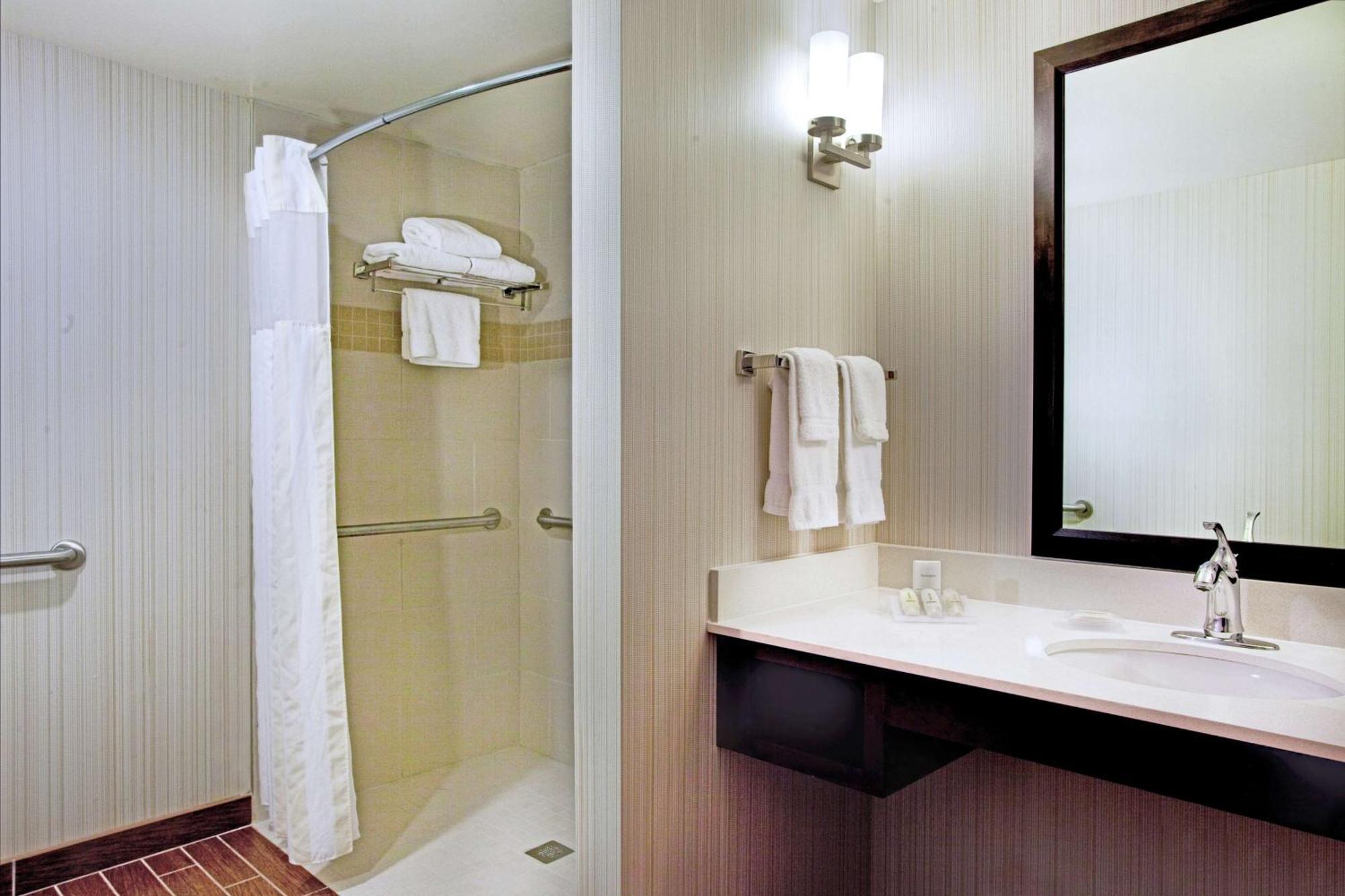 Hilton Garden Inn Portland Airport מראה חיצוני תמונה